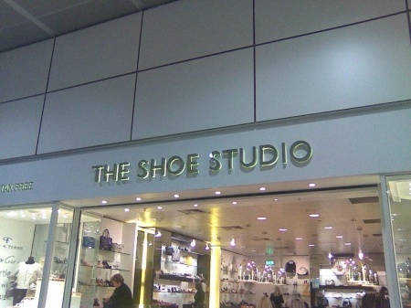 Illuminated Shop Signs London - The Shoe Studio